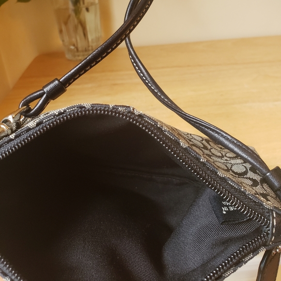 Authentic Coach Wristlet - Picture 6 of 11